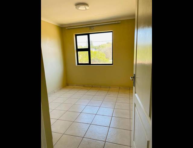 3 BEDROOM APARTMENT FOR SALE IN CLOVERDENE